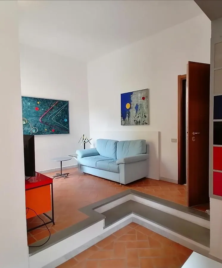 Abitare Con L'Arte Di Un Art Designer Apartment Piombino