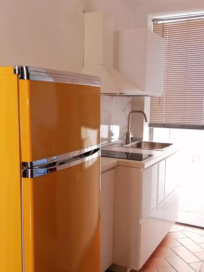 Abitare Con L'Arte Di Un Art Designer Apartment Piombino