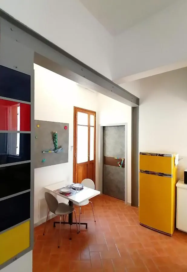 Abitare Con L'Arte Di Un Art Designer Apartment Piombino