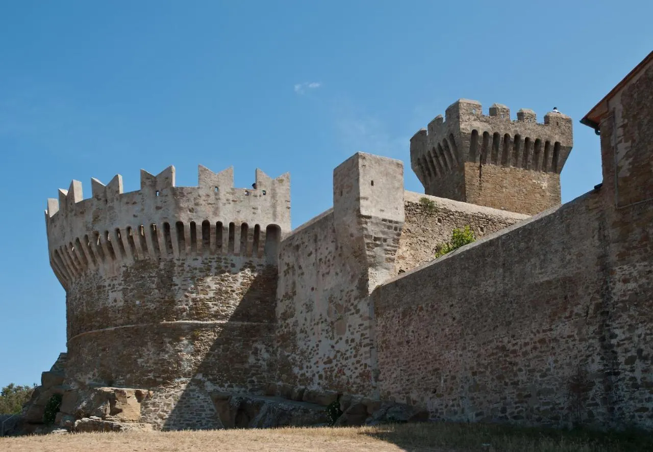 Abitare Con L'Arte Di Un Art Designer Apartment Piombino