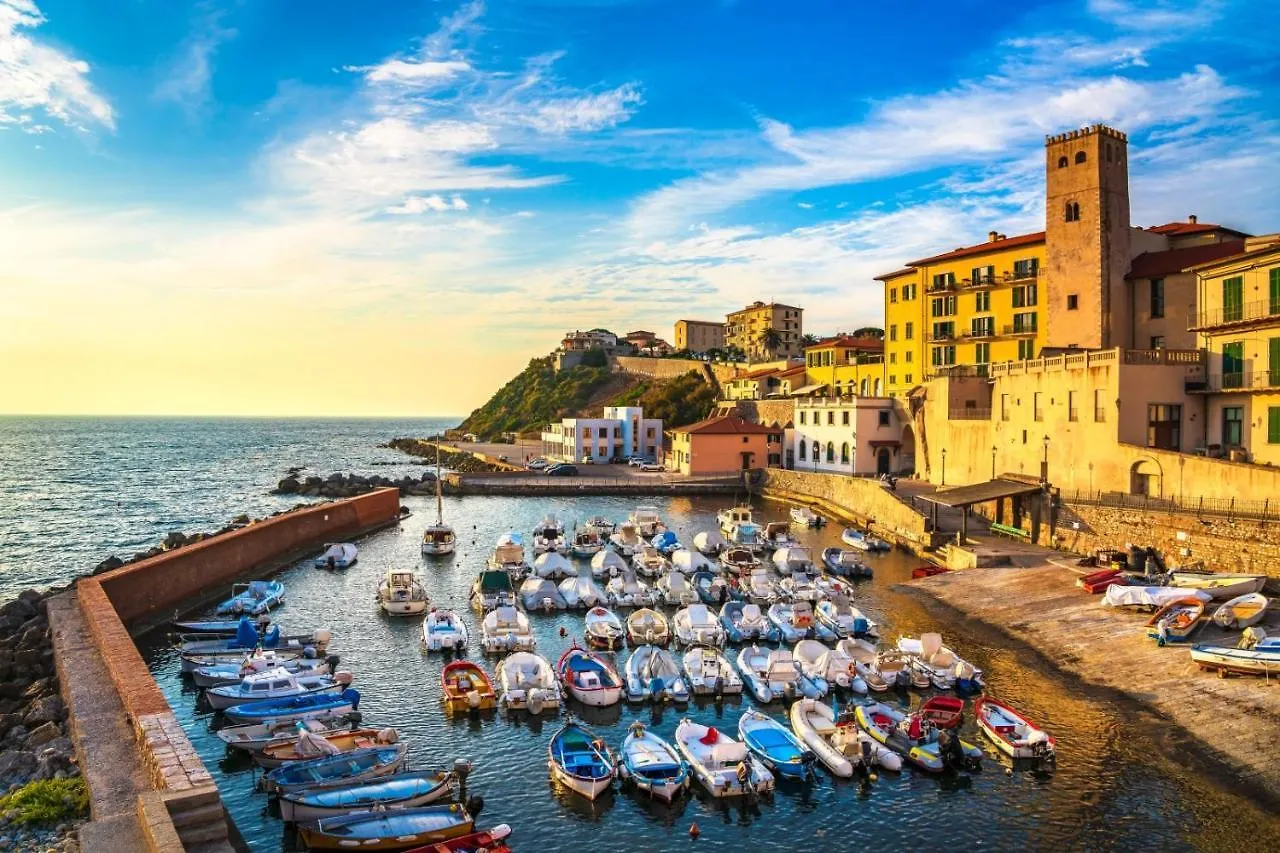 Abitare Con L'Arte Di Un Art Designer Apartment Piombino