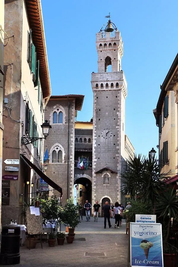 Abitare Con L'Arte Di Un Art Designer Apartment Piombino 0*,  Italy