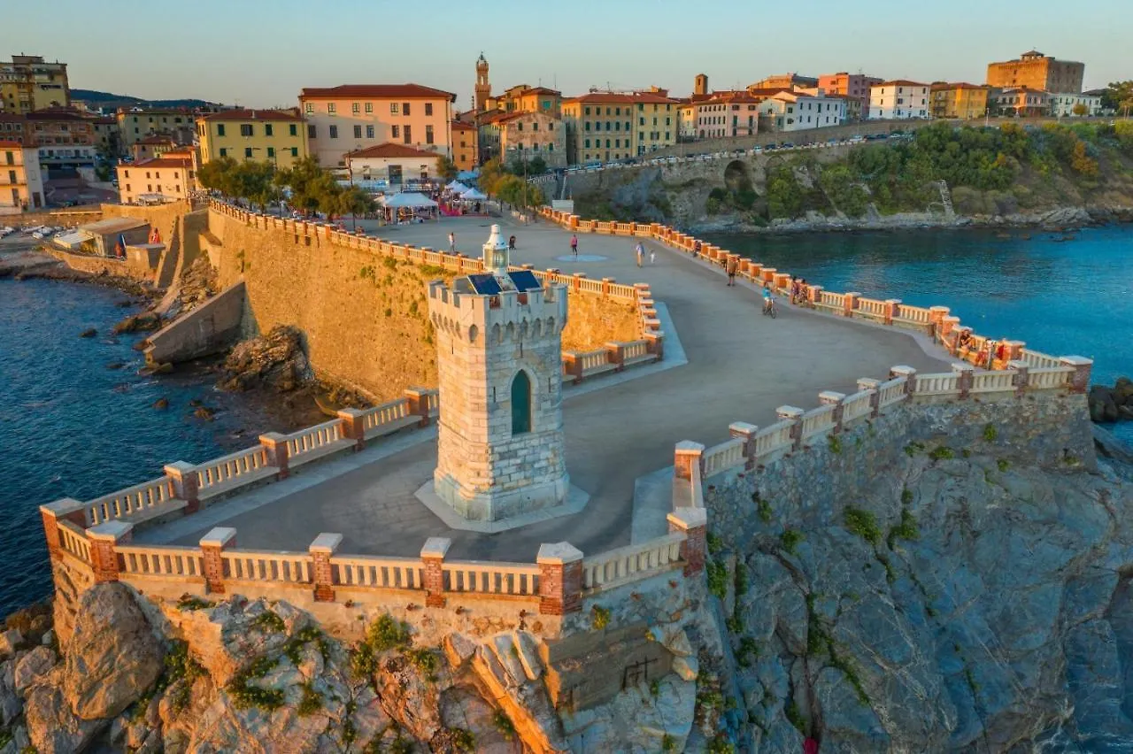 Abitare Con L'Arte Di Un Art Designer Apartment Piombino 0*,  Italy